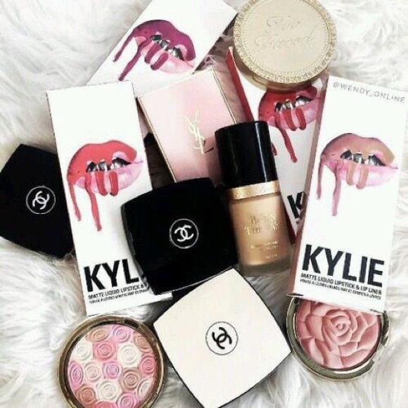 💕5 ⭐️ Rated! Mystery High End Makeup Box💕 - Picture 7 of 10